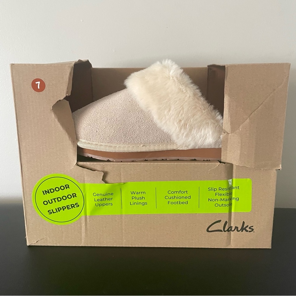Clarks suede fur collar scuffs size 7 (6.5) NIB - Picture 7 of 9